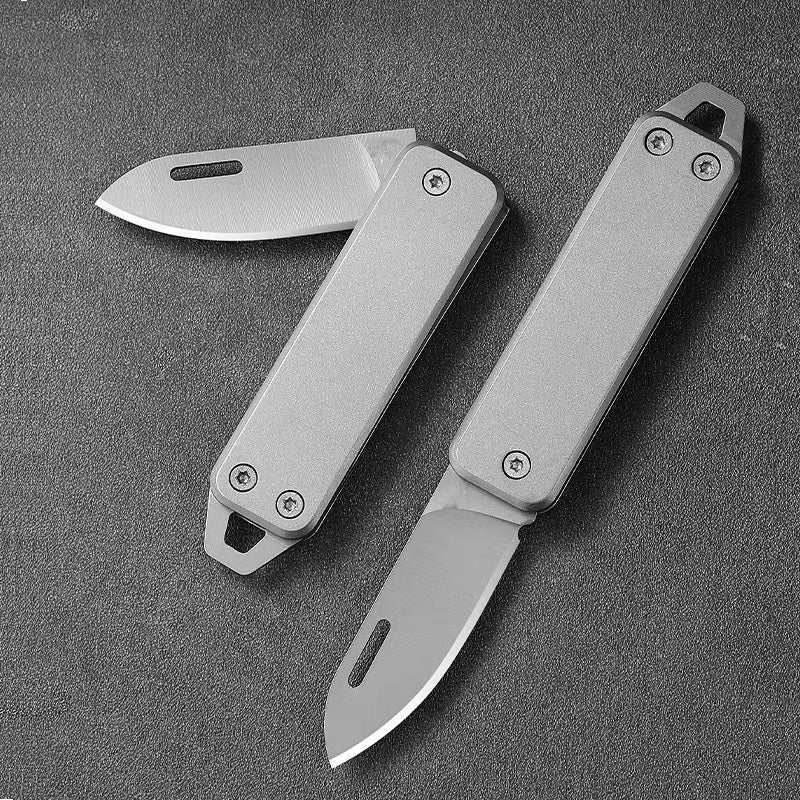 Mini Outdoor Klappmesser „PocketEdge“ – EDC-Schlüsselanhänger, mit Wunschgravur oder Anti-Lost-Text